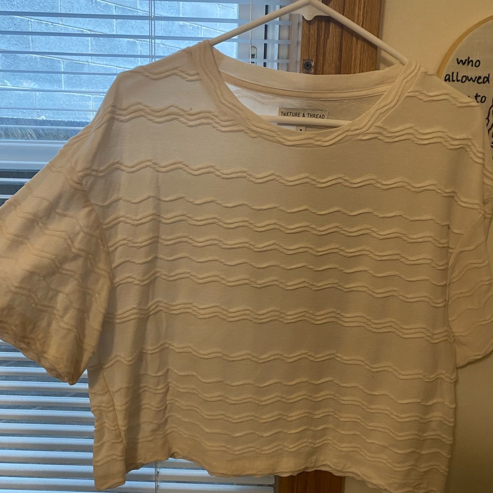 Cream cropped short sleeve top